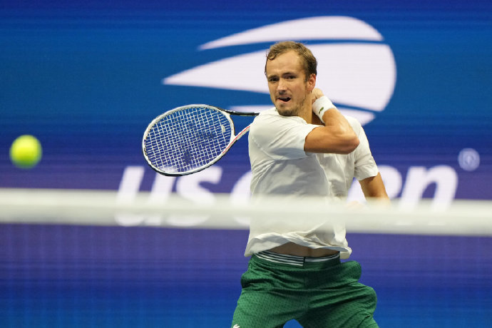  昂热门将超神发挥扑出三个点球保平局  